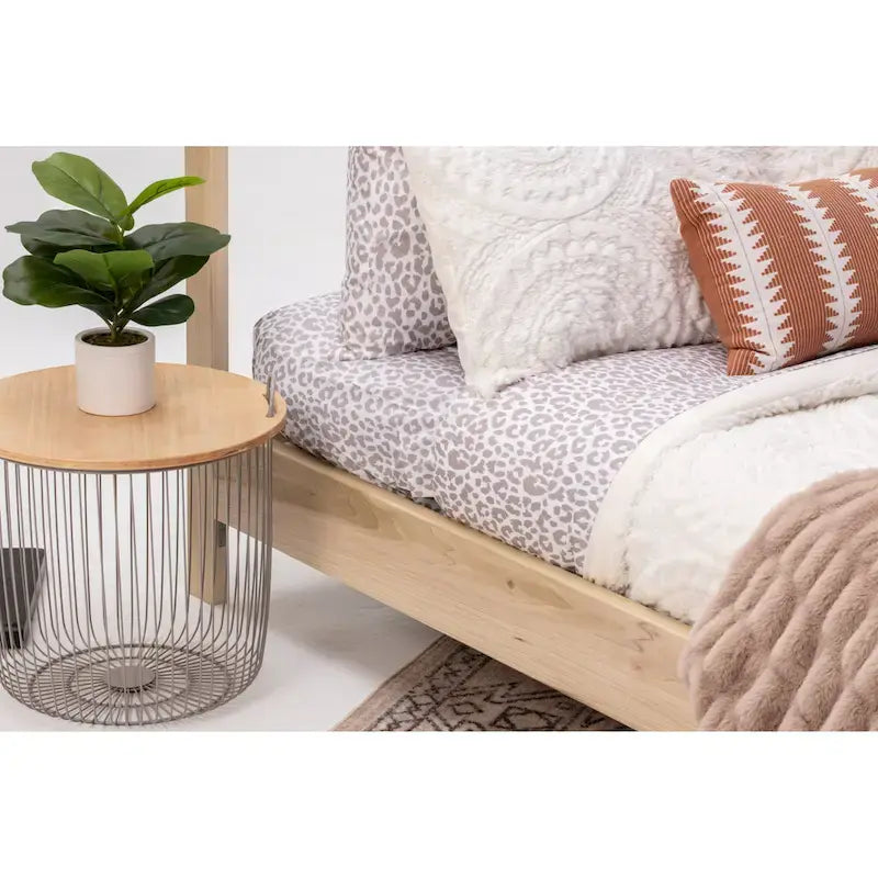 Model FULL CANOPY Full Size Canopy Bed with Raised Platform